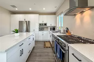 946 Warwick, Thousand Oaks, CA 91360 - Photo 5