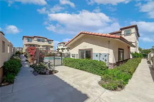 946 Warwick, Thousand Oaks, CA 91360 - Photo 59