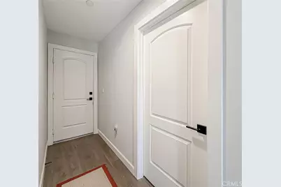 946 Warwick, Thousand Oaks, CA 91360 - Photo 13