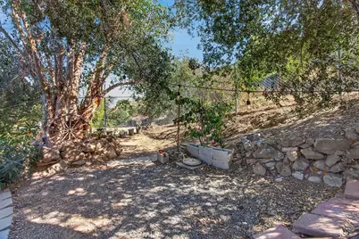 1068 Loma Lane, Simi Valley, CA 93063 - Photo 27