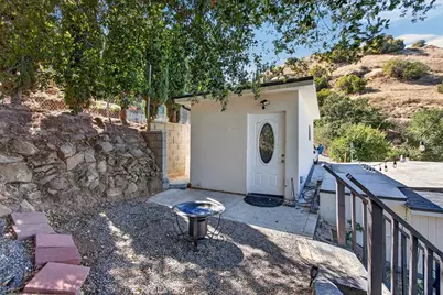 1068 Loma Lane, Simi Valley, CA 93063 - Photo 29