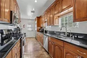 12643 Elkwood St, North Hollywood, CA 91605 - Photo 17