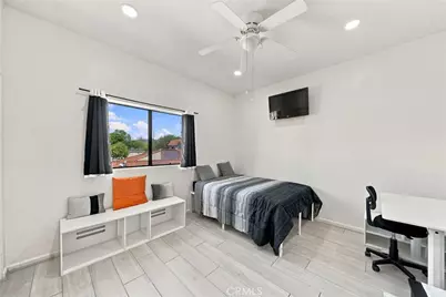 10943 Laurel Canyon Boulevard #B9, San Fernando, CA 91340 - Photo 15