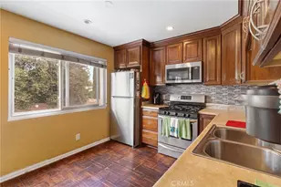 21901 Lassen St, Chatsworth, CA 91311 - Photo 17