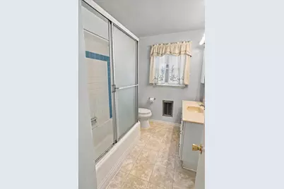 20412 Lorne, Winnetka, CA 91306 - Photo 9