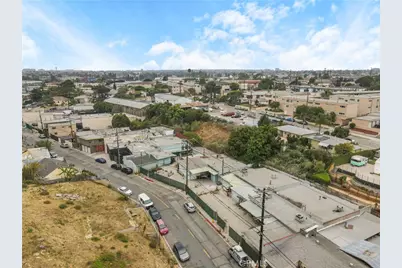 335 E Beach Avenue, Inglewood, CA 90302 - Photo 15
