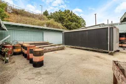 335 E Beach Avenue, Inglewood, CA 90302 - Photo 9
