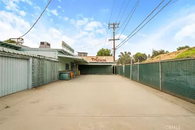 335 E Beach Avenue, Inglewood, CA 90302 - Photo 11
