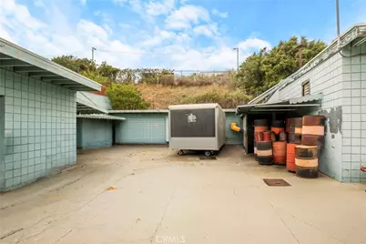 335 E Beach Avenue, Inglewood, CA 90302 - Photo 7
