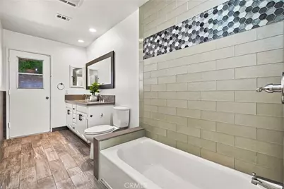 5777 Valerie, Woodland Hills, CA 91367 - Photo 37