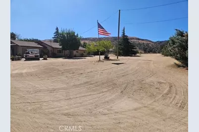 46720 Kings Canyon, Lancaster, CA 93536 - Photo 3