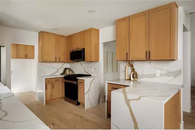 23800 Aetna Street, Woodland Hills, CA 91367 - Photo 9