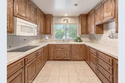 9525 Encino, Northridge, CA 91325 - Photo 17