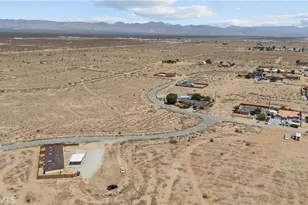 21041 Vivian Ct, California City, CA 93505 - Photo 11