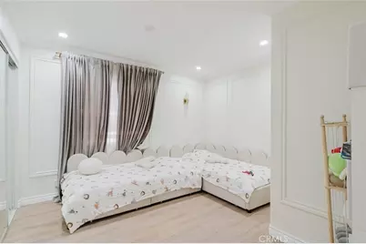 9231 1/2 Cedros Avenue, Panorama City, CA 91402 - Photo 17