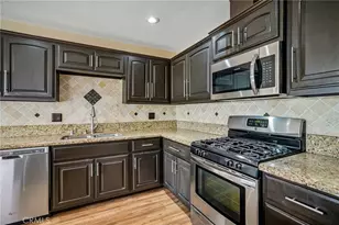 9930 Owensmouth Ave, Chatsworth, CA 91311 - Photo 13