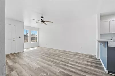 45019 Division, Lancaster, CA 93535 - Photo 9