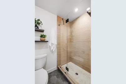 340 N Clybourn Avenue, Burbank, CA 91505 - Photo 23