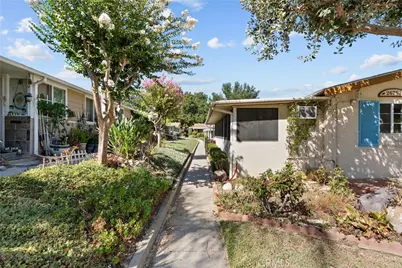 26751 Whispering Leaves #B, Newhall, CA 91321 - Photo 33