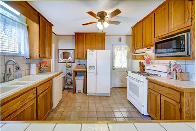 2561 W Avenue K, Lancaster, CA 93536 - Photo 13