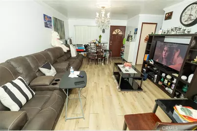 17135 Roscoe Boulevard #7, Northridge, CA 91325 - Photo 3