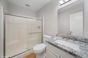 26331 Oakspur Dr, Newhall, CA 91321 - Photo 17