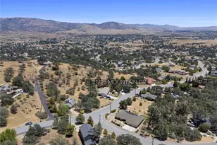 21725 Mountain, Tehachapi, CA 93561 - Photo 3