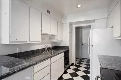 7135 Hollywood #1010, Los Angeles, CA 90046 - Photo 11