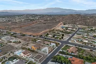 17531 Fairbreeze Ct, Riverside, CA 92504 - Photo 21