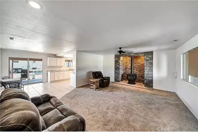 5023 Smoke Tree, Phelan, CA 92371 - Photo 7