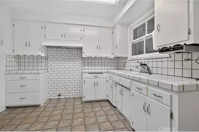10639 Saloma, Los Angeles, CA 91345 - Photo 15