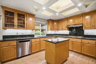 12841 Bloomfield St, Studio City, CA 91604 - Photo 9