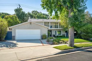 23842 Daisetta Dr, Newhall, CA 91321 - Photo 3