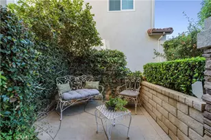 27620 Muir Grove Way, Castaic, CA 91384 - Photo 5