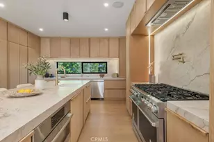 5551 Valerie Ave, Woodland Hills, CA 91367 - Photo 17