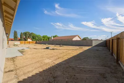 10016 Mendiburu, California City, CA 93505 - Photo 21