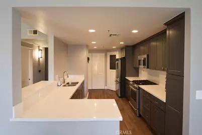 5350 White Oak Avenue #105, Encino, CA 91316 - Photo 9