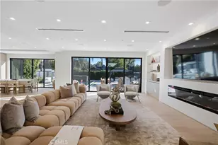 22518 Burbank, Woodland Hills, CA 91367 - Photo 25