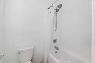 27217 Tamarack Ln, Valencia, CA 91381 - Photo 25