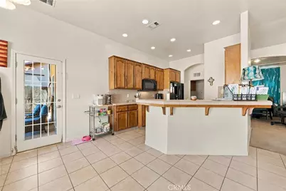 654 Mountain Mist Court, Bakersfield, CA 93308 - Photo 7