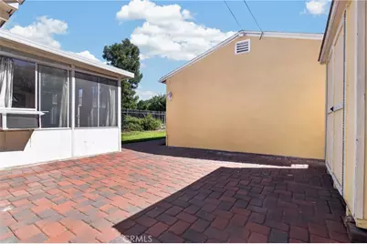 10572 Shoshone Avenue, Granada Hills, CA 91344 - Photo 29