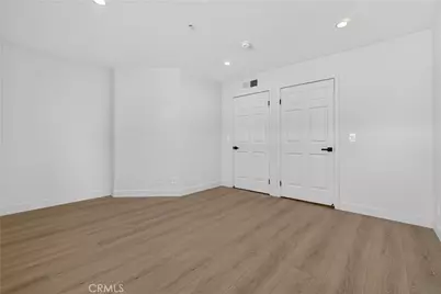 15455 Sherman, Van Nuys, CA 91406 - Photo 11