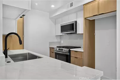 15455 Sherman Way #9, Van Nuys, CA 91406 - Photo 7