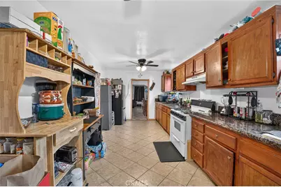 6856 Laurel Canyon Boulevard, North Hollywood, CA 91605 - Photo 15