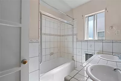 10561 Marklein, Los Angeles, CA 91345 - Photo 23