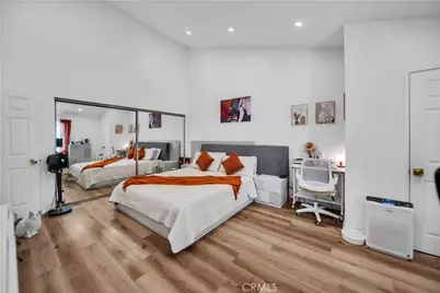 13412 Burbank, Sherman Oaks, CA 91401 - Photo 15