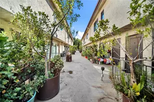 13412 Burbank, Sherman Oaks, CA 91401 - Photo 5
