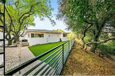 3716 Crownridge, Sherman Oaks, CA 91403 - Photo 39