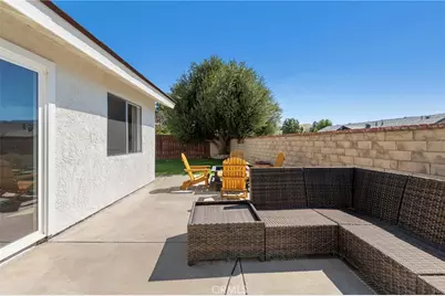 30390 Honeysuckle Hill Drive, Canyon Country, CA 91387 - Photo 25