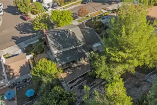 18740 Vicci St, Canyon Country, CA 91351 - Photo 35